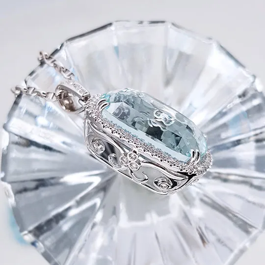 Aquamarine Pendant with Diamonds