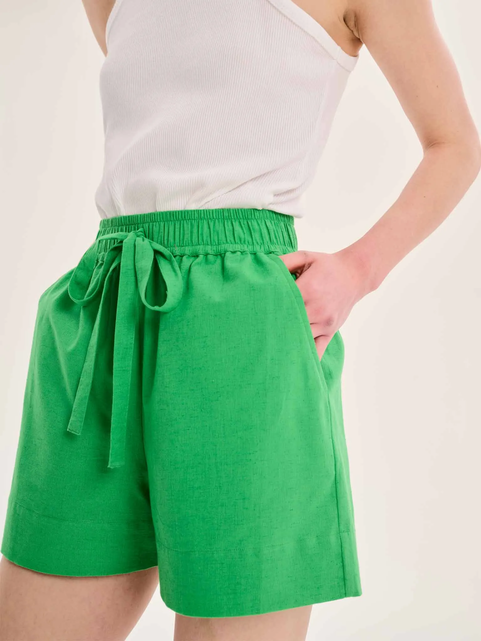 Canaria Elasticated Shorts in Green