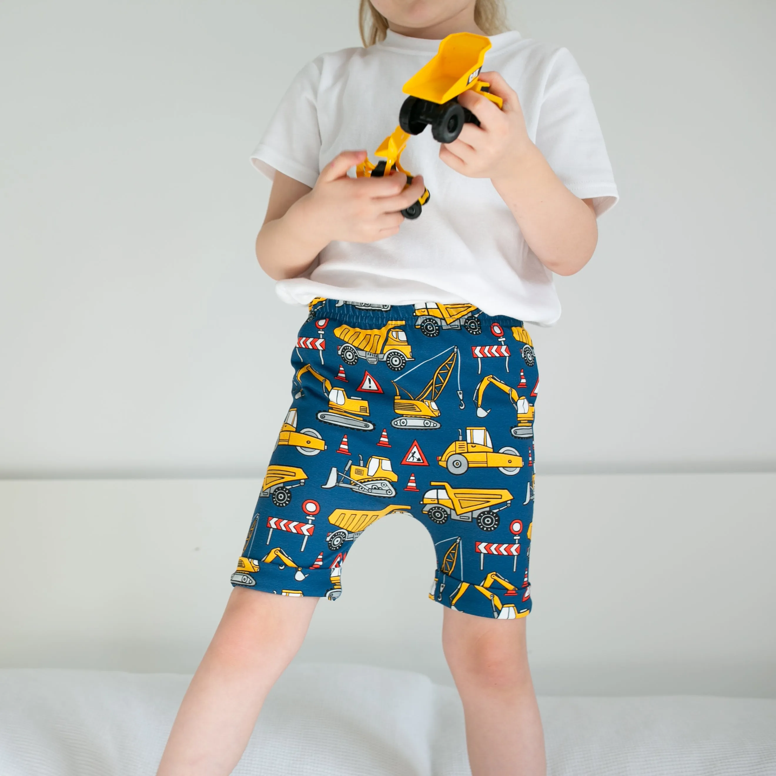 Digger print shorts