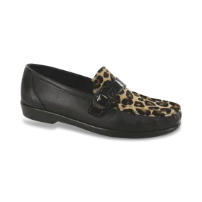 Lara Black / Leopard