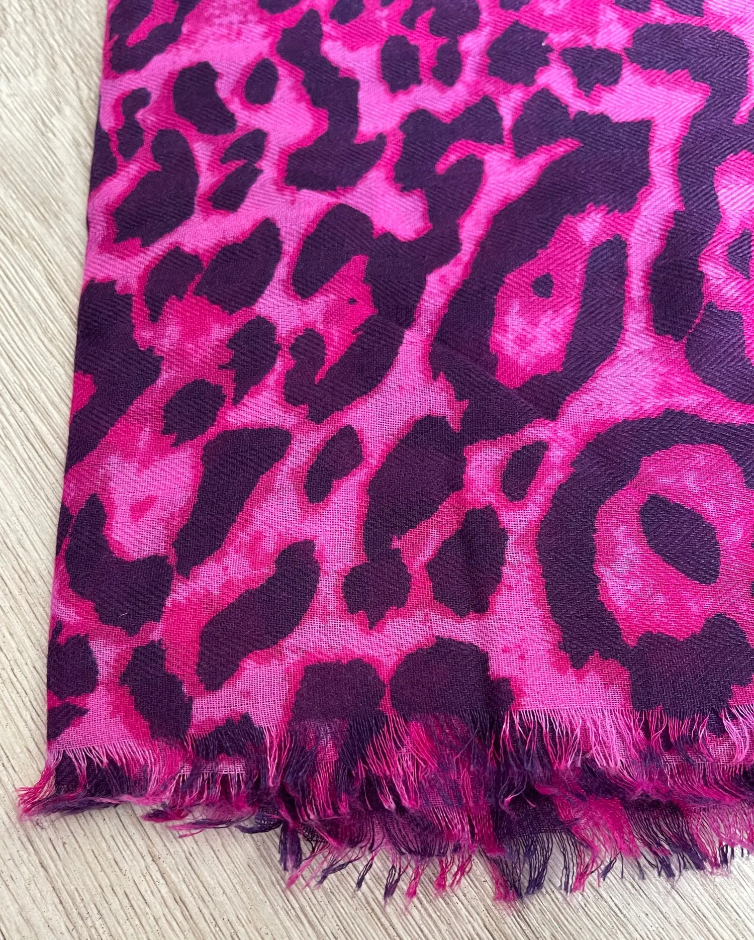 LARGE FUCHSIA PINK LEOPARD PRINT SCARF