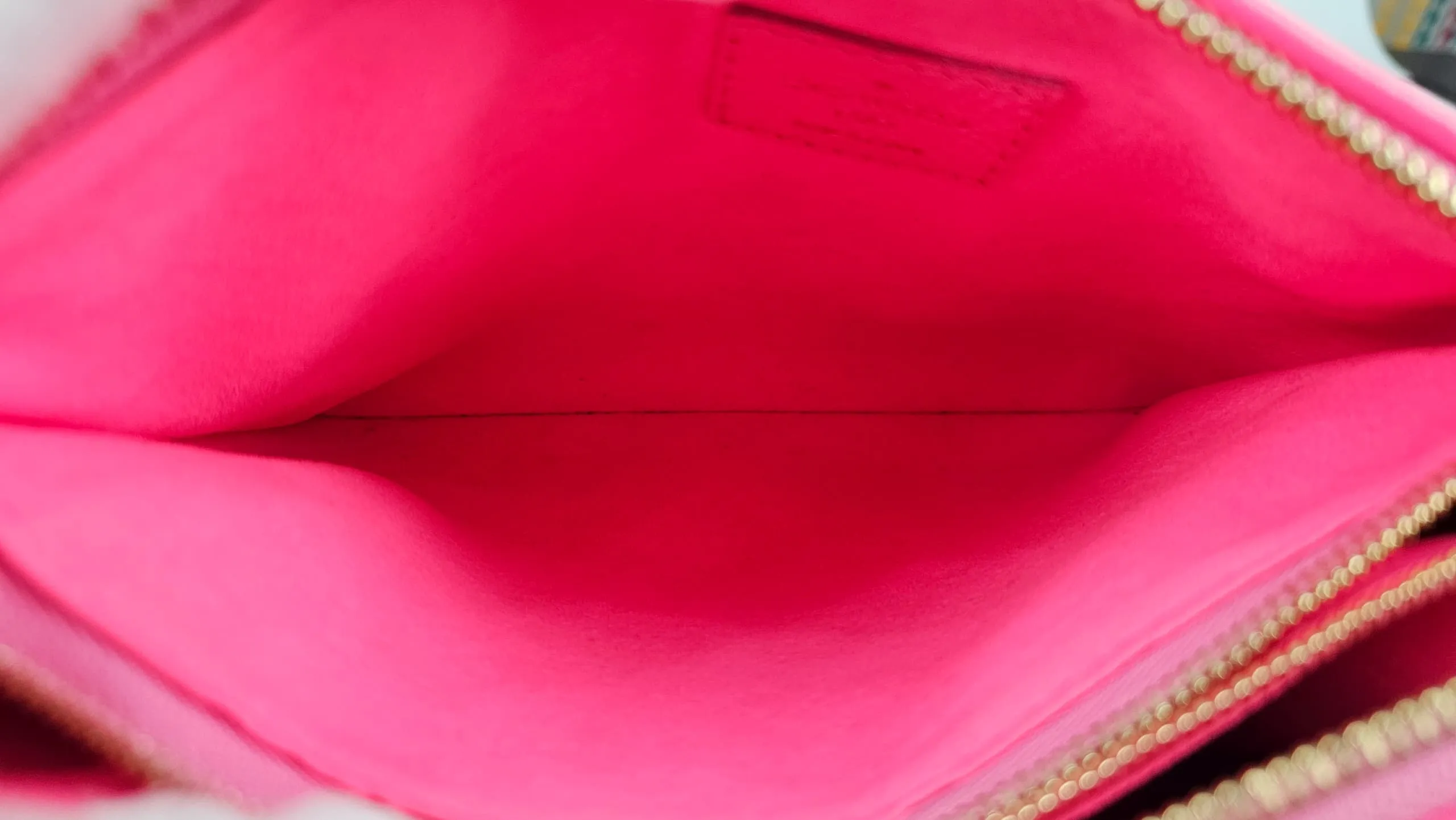 M20750 Coussin BB in Rose Fluo Pink RFID