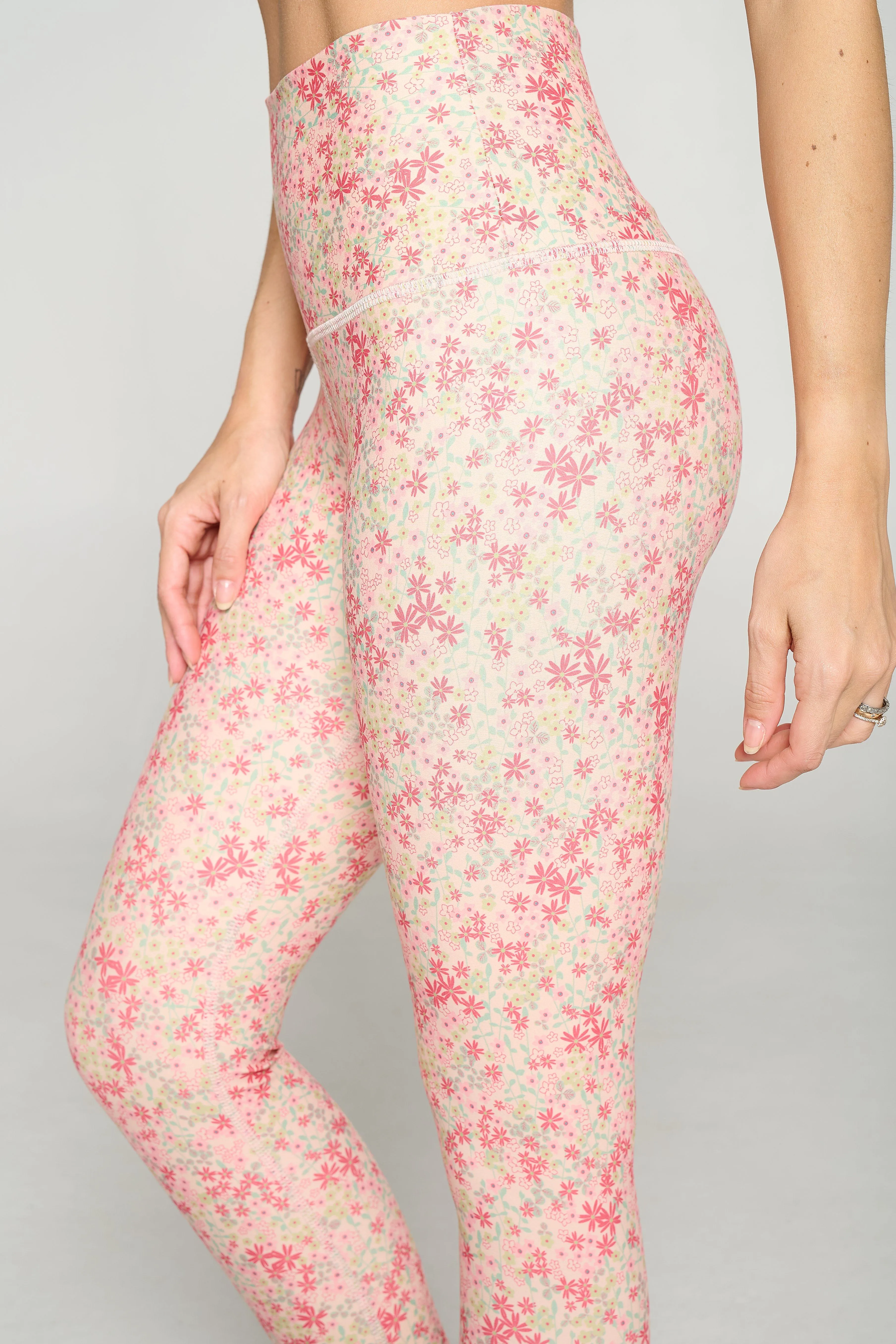 Mia -  Cherry Mix Garden 7/8 Legging (High-Waist)