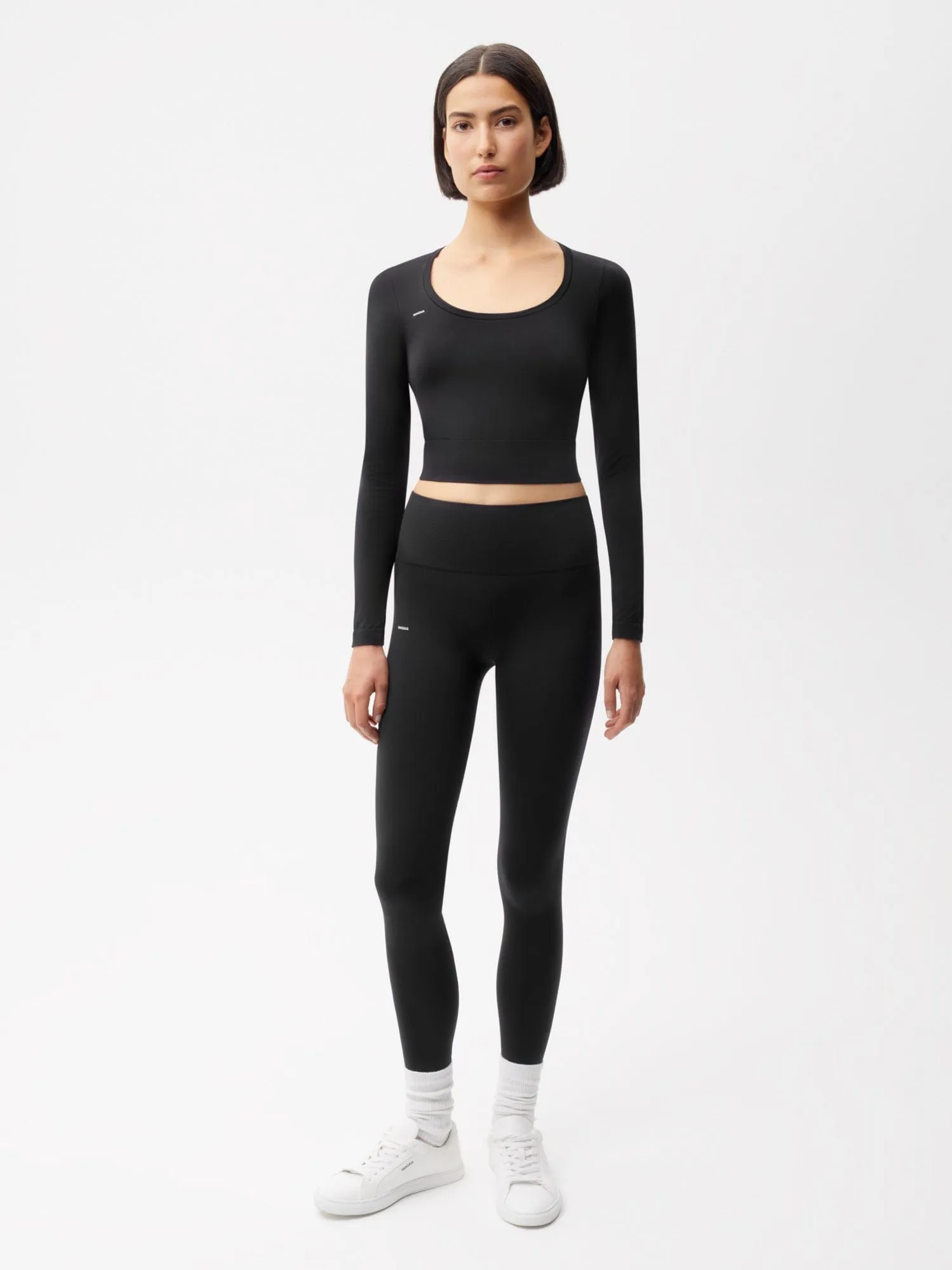 Women's Plant-Stretch Long Sleeve Cropped Top—black